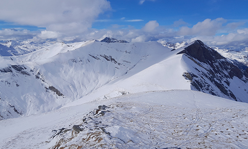 Blick von der Balonspitze zur Marislwand
